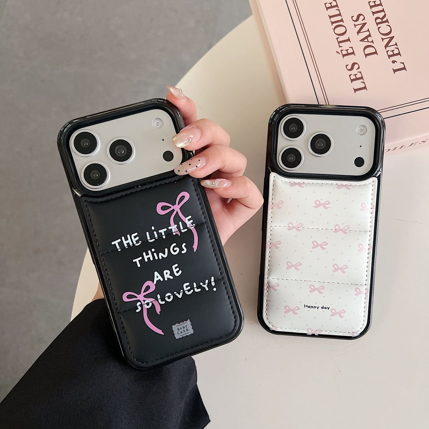Cute Bow Pocket Phone Case with Card Holder – Aesthetic Quote & Ribbon Design