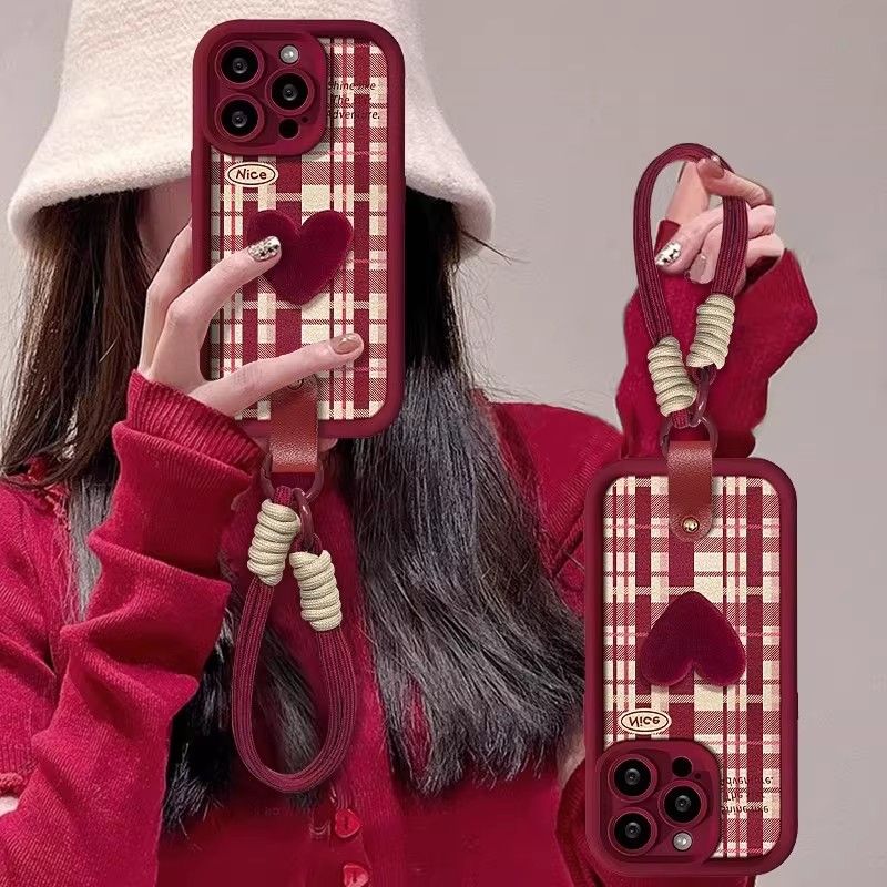 Checkered Heart Design Protective Phone Case with Hand Strap – Wine Red