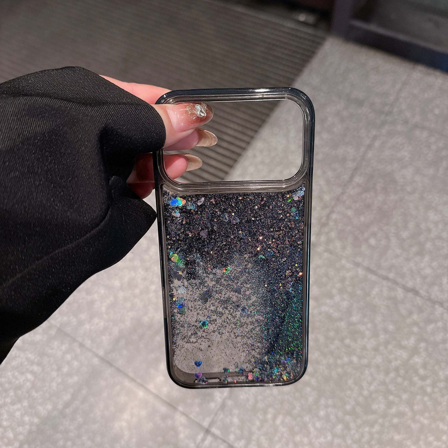 Black Glitter Liquid Phone Cover – Shiny Heart Aesthetic Designer Case