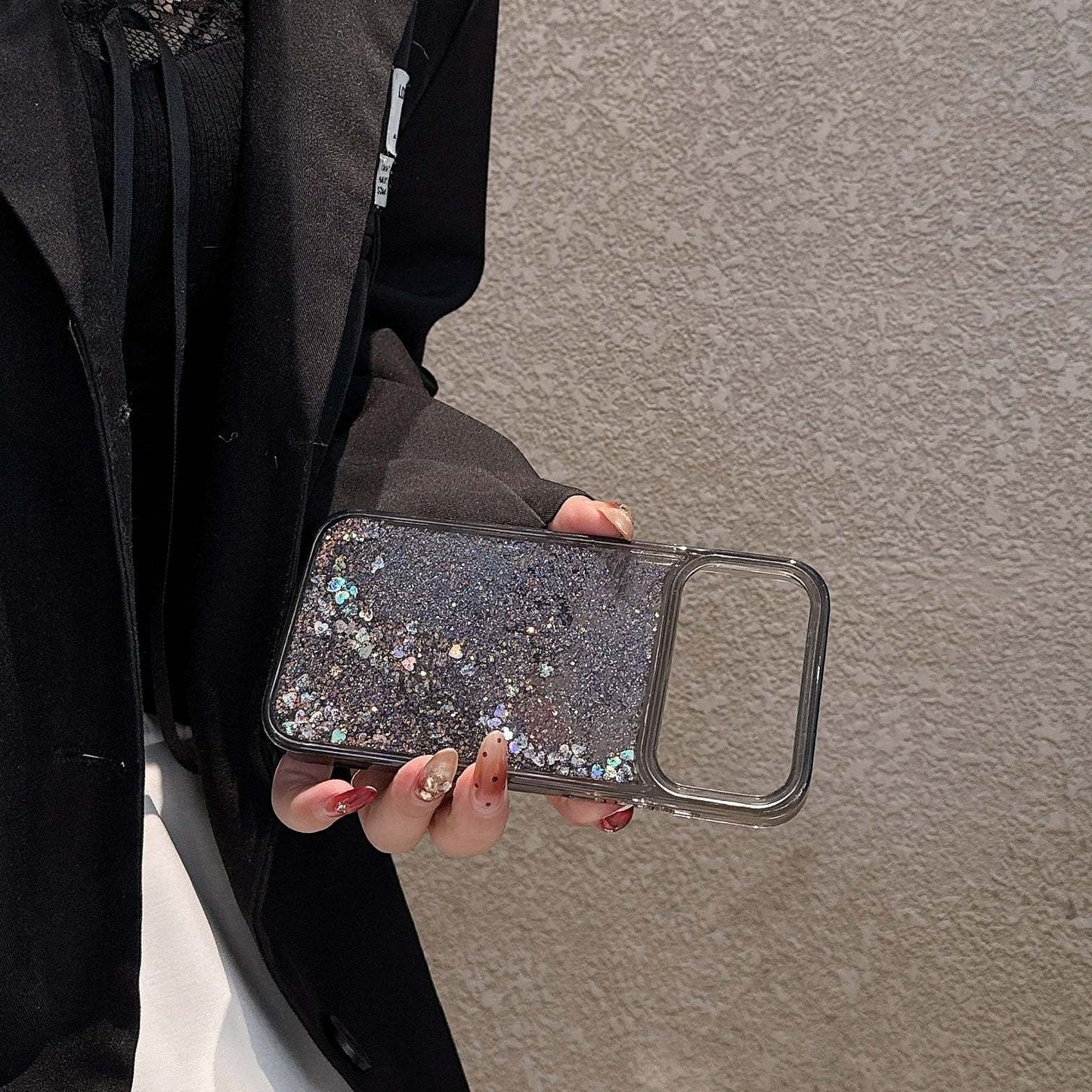 Black Glitter Liquid Phone Cover – Shiny Heart Aesthetic Designer Case